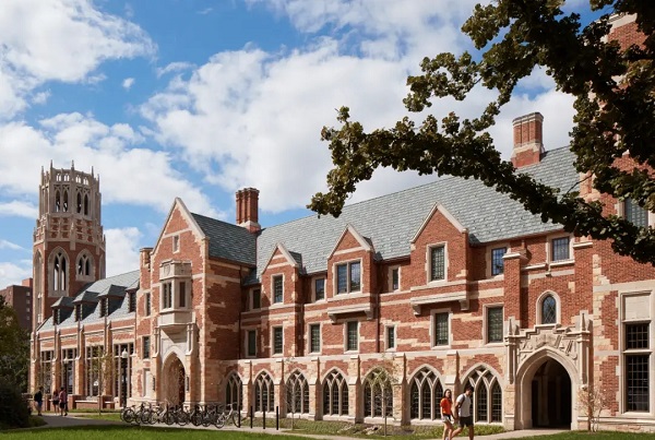 美国留学网站哪个更专业?