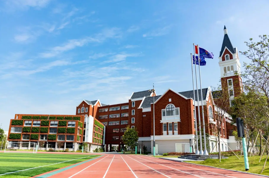 只有就读国际高中才能申请国外大学吗?